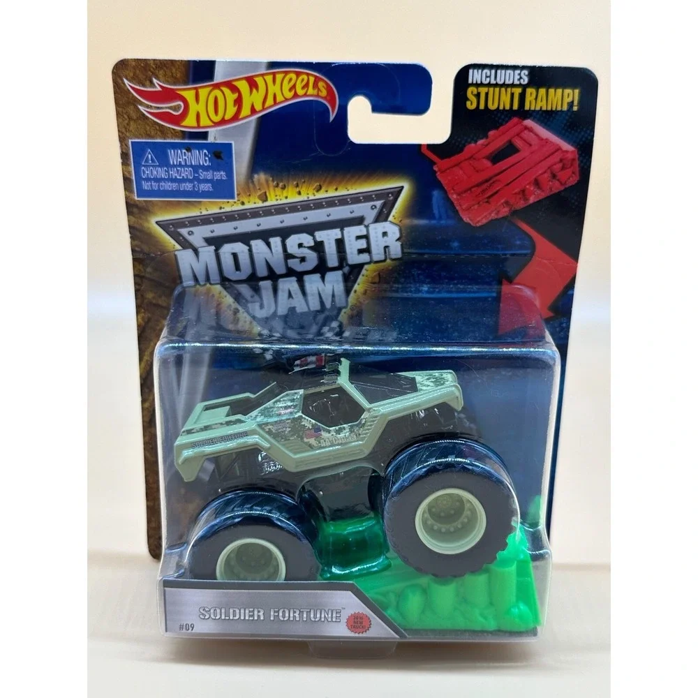 2015‎ Hot Wheels Monster Jam Soldier Fortune #09